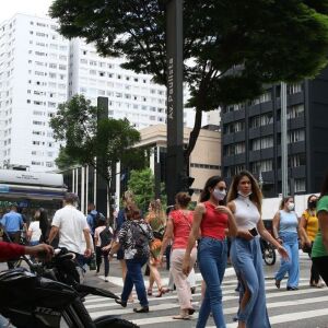 Brasil registra 9,7 mil casos e 132 mortes em 24 horas