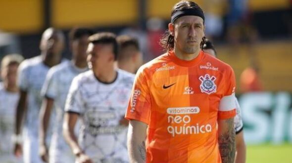 Com pênalti defendido, Cássio se aproxima de recorde pelo Corinthians