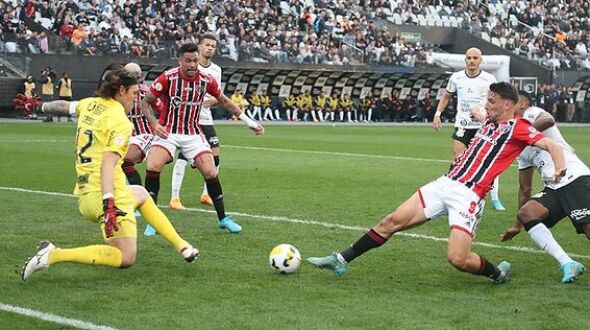 Corinthians busca o empate com o São Paulo e mantém tabu e