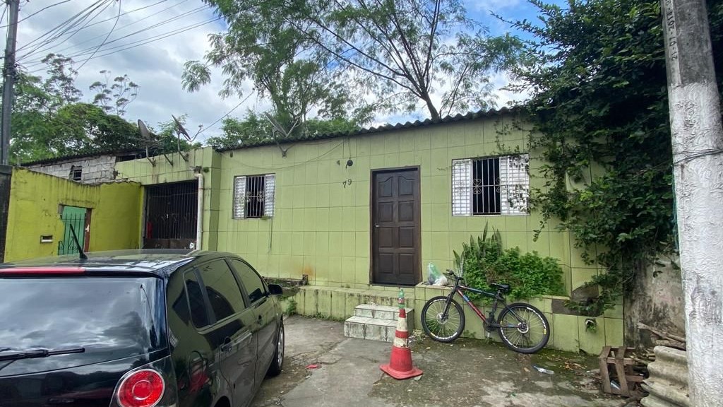 Casa construída pelos país de Vitor que foi demolida pela Rumo Logística