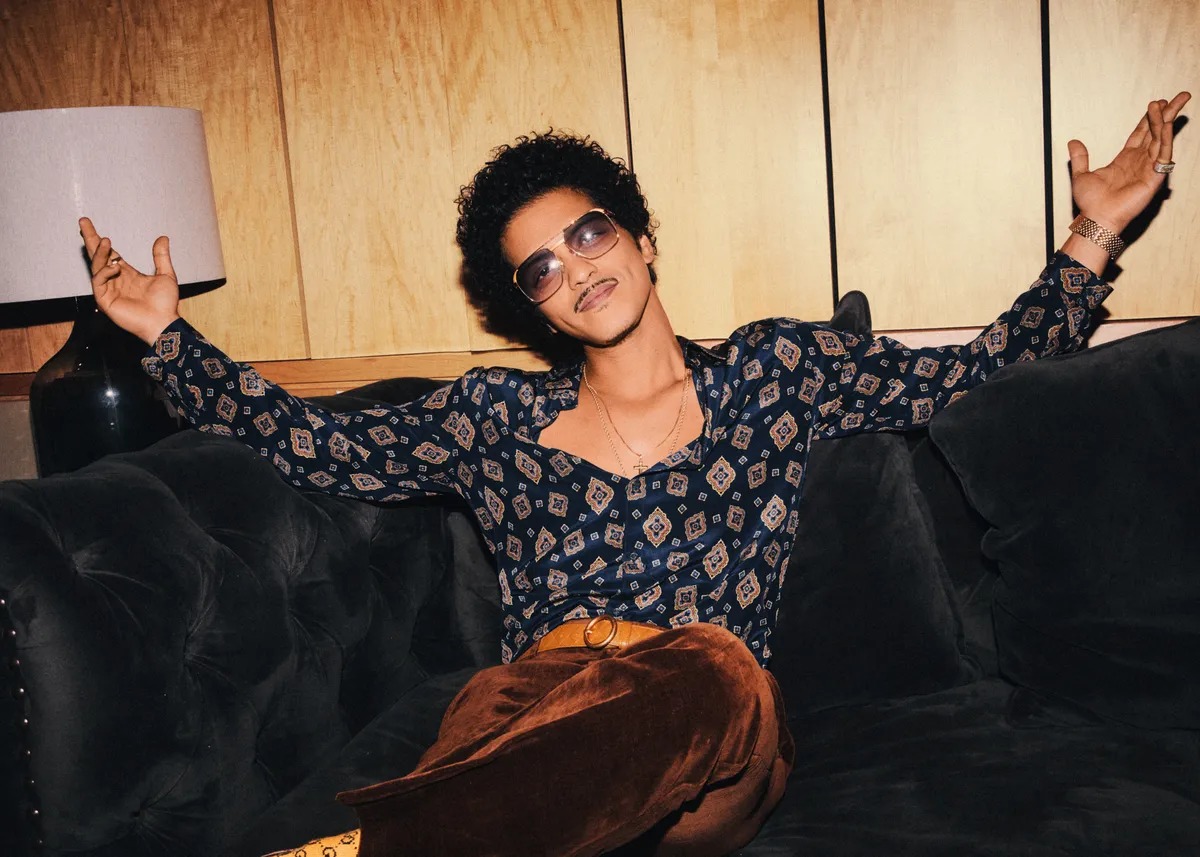 Bruno Mars: Conheça o guitarrista brasileiro do astro pop - Tangerina