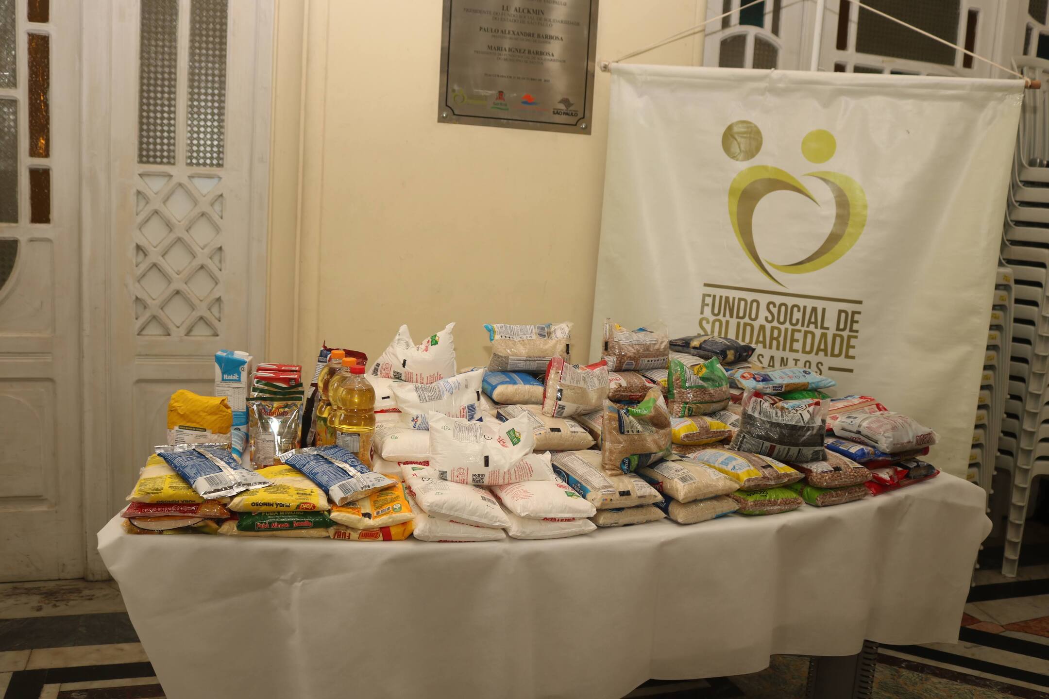 Boletim: Fundo Social arrecada 300 toneladas de donativos (26.02